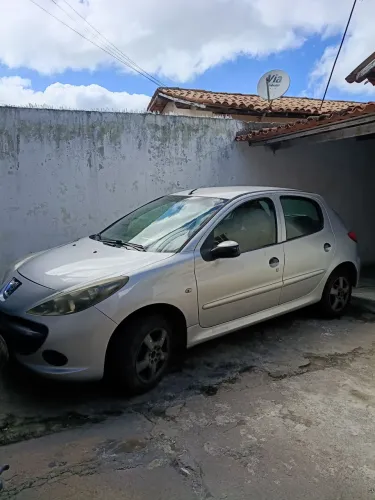Peugeot 207 XR 1.4 Flex 8V 5P 2011