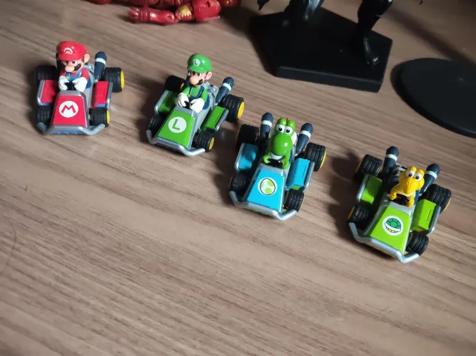 Lote 4 Carrinhos Mario Kart Carrera Pull & Speed Originais<br>