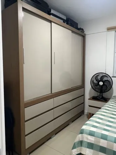 Guarda roupa usado Bárbara Arezzo