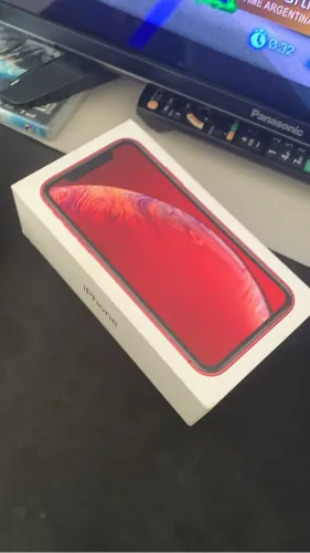 iPhone XR vermelho 128gb