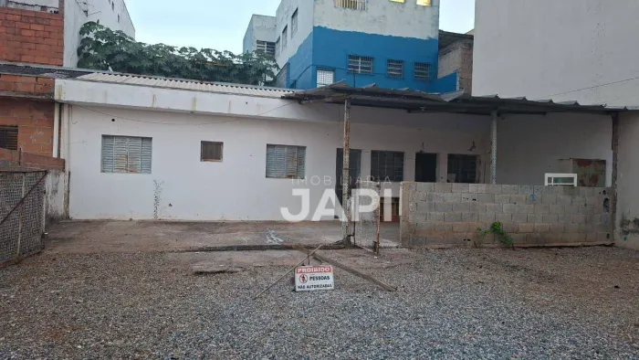 Terreno com Casa nos fundos com 2 dormitórios para alugar, 92 m² por R$ 4.090/mês - Parque