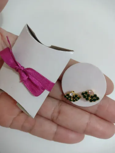 Semijóias banhado a ouro 18 k pra copa ou qualquer estaçao imita a esmeralda.