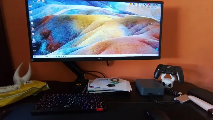 MINI PC R7 16gb 500gb SSD monitor 29 