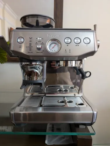 Cafeteira Breville Barista Express Expresso Espresso