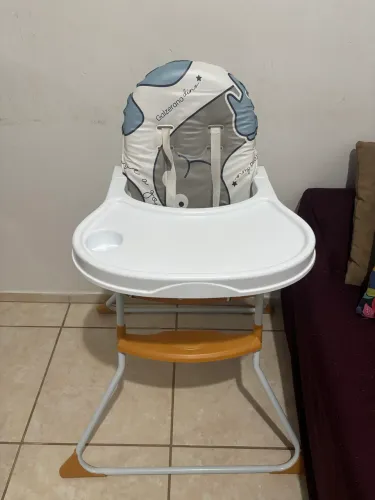 Vendo Cadeira de alimentação para bebê 