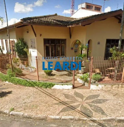 CASA ASSOBRADADA - PARQUE NOVA SUÍÇA - SP