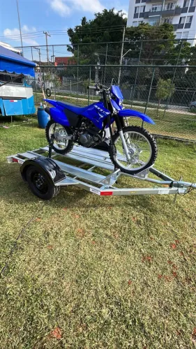 Reboque carretinha para 3 motos 