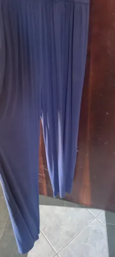 macacão azul longo tam gg.....há outros modelos e tamanhos ZAP *
