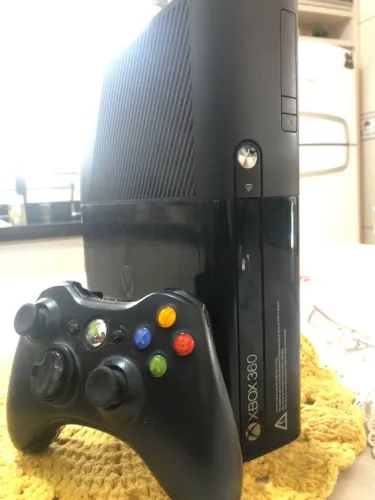 vendo video game xbox 360 slim 