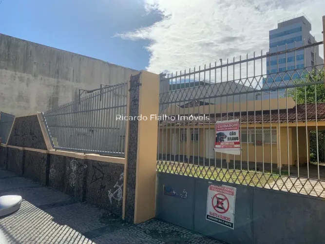 Imóvel para aluguel com 695 metros quadrados com 3 quartos em Centro de Vila Velha - Vila 