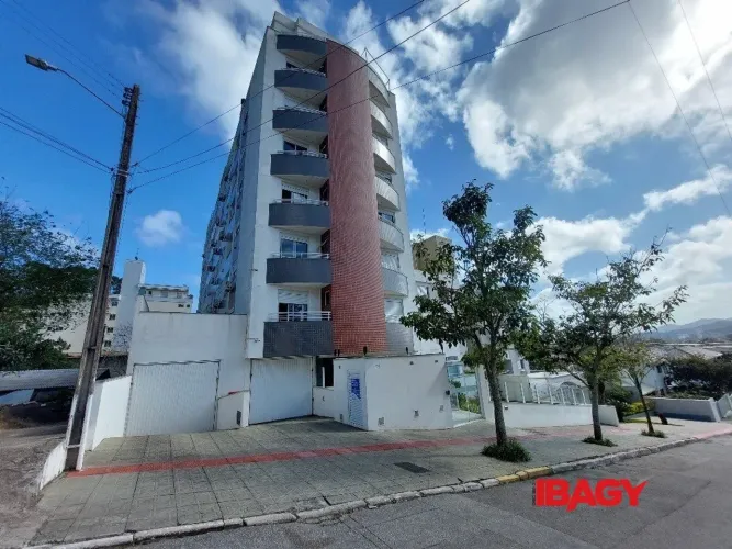 Excelente Apartamento 2 dormitório(s) em Córrego Grande - Florianópolis