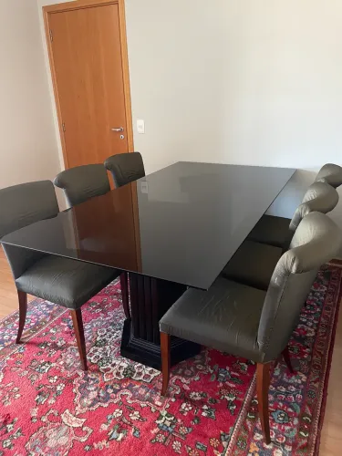Mesa de Jantar com tampo de vidro fume 10mm