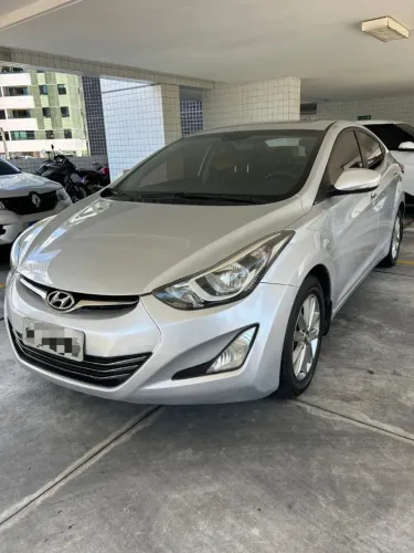 Hyundai Elantra GLS 2.0 16V Flex Aut. 2015
