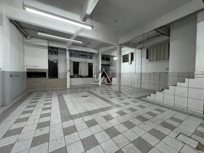 PAVILHÃO NA RUA LAVA PÊS NO CENTRO