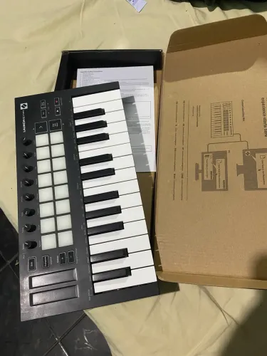 MK3 Mini Novation 25 Teclas ( Novo )