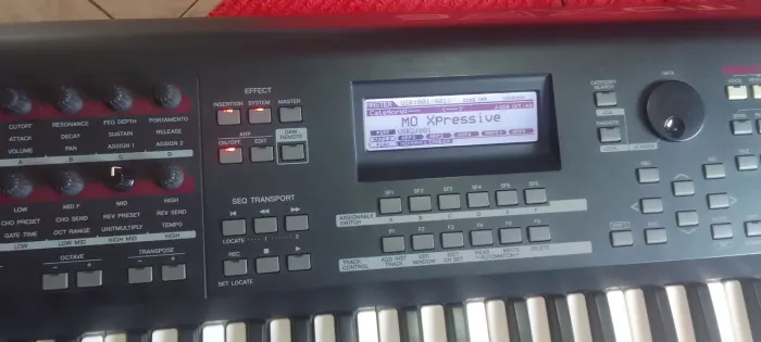 Teclado Yamaha Moxf6 conservado