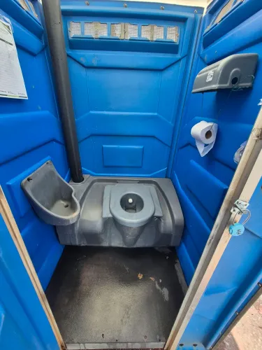 Vendo Banheiro Químico
