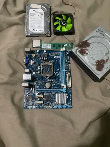 Kit processador da Intel i3 2 GB de ram 160 de armazenamento ventoinha e porta dvd
