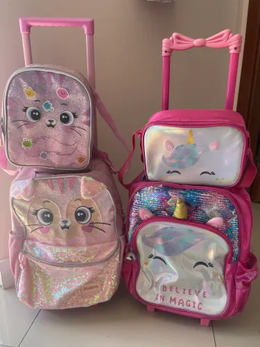 Mochilas menina em bom estado