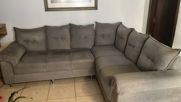 Vendo : Sofá de Canto com Puf.