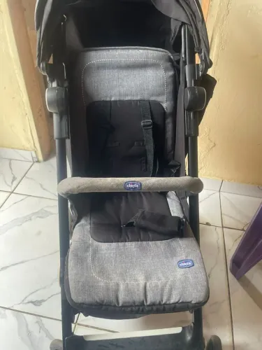 Carrinho de passeio troco por um andajar