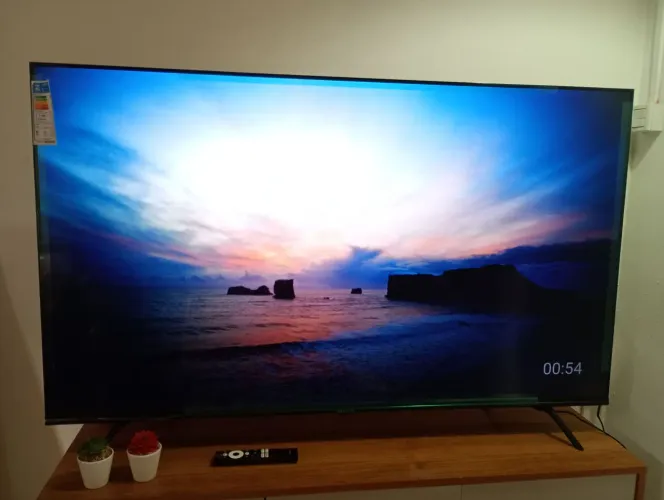 Tv 55 polegadas só um ano de usada , praticamente nova.