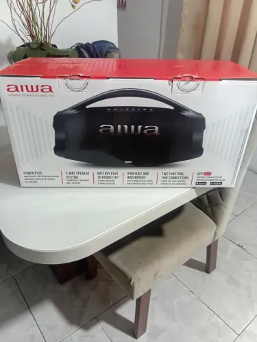 Bombox aiwa 200 watts nova