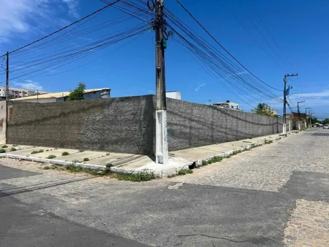 TERRENO EM RUA PÚBLICA - ARUANA - LOTEAMENTO AQUARIUS 2 [32780]