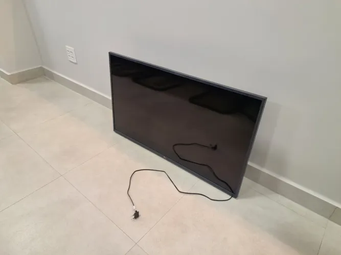 TVs - 43° e 51° - LG e Samsung plasma