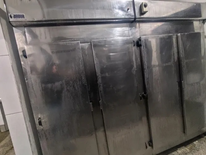 Freezer vertical 4 portas
