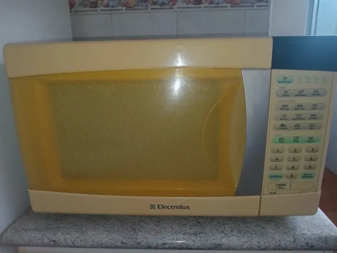 Desapego Urgente: Micro-Ondas Usado 28 Litros