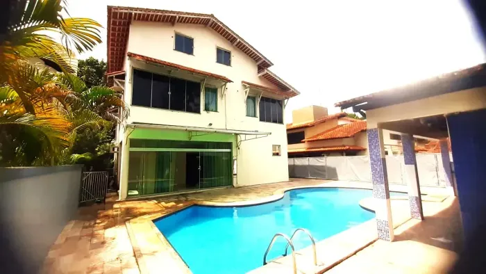 Casa alto padrão com piscina privativa e 3 suítes  450m² no Green Ville I | R$ 9.500
