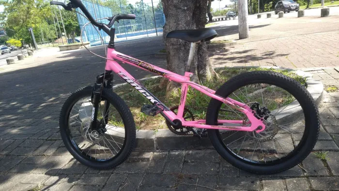 Bicicleta aro 20 de criança, faço entrega 
