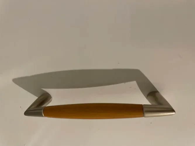 Puxadores italianos em madeira e metal cromado