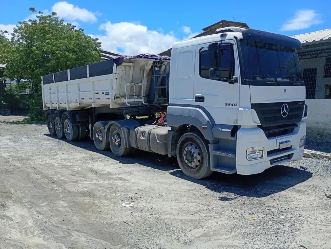 Conjunto Axor 2540 + carreta caçamba