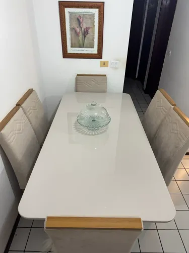 Vendo mesa grande com 6 cadeiras