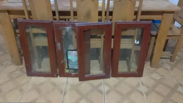 Vende se porta de armário de madeira
