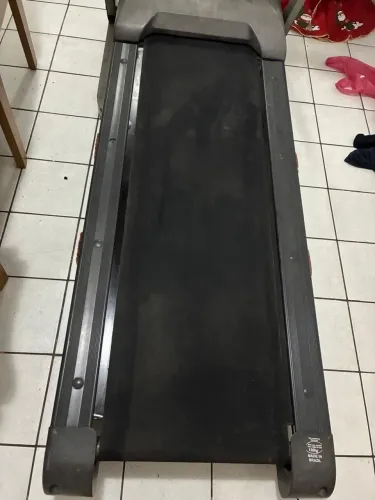 Vendo esteira ergométrica profissional