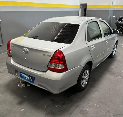 Toyota Etios X Sedan 1.5 Flex 16V 4P Mec. 2017