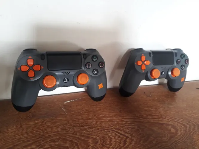 2 controles de PS4 edição limitada