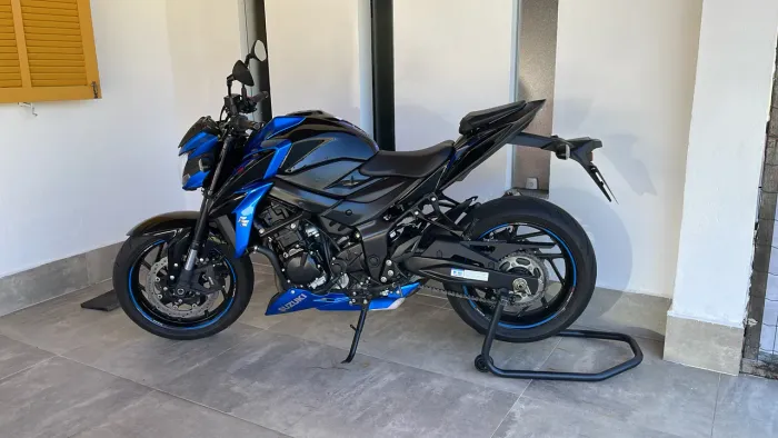 SUZUKI GSX-S750A 2020/2021.BAIXÍSSIMA KM!