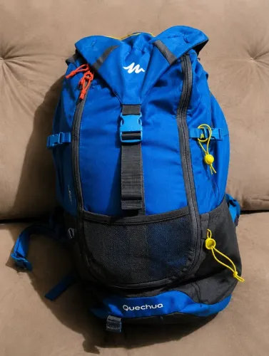 Mochila de Trekking Quechua Forclaz 60L - Azul - Impecável