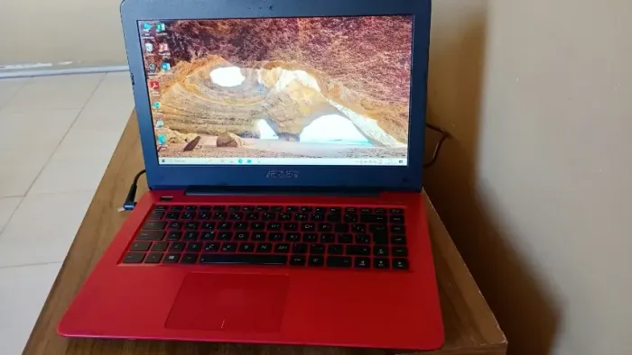 Notebook Asus core i5 de 5ª geração 4gb de ram SSD 512gb mais HD 320gb Tela 14 polegas