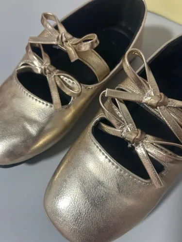 Sapatinho dourado