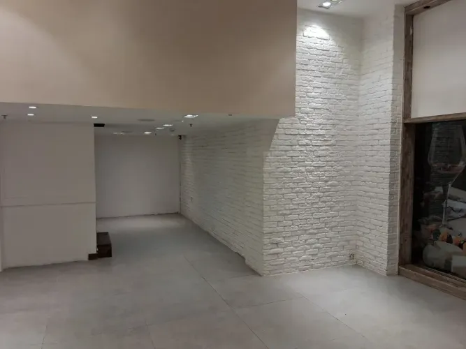 Loja Shopping da Gávea para aluguel possui  44  metros quadrados em Gávea - Rio de Janeiro