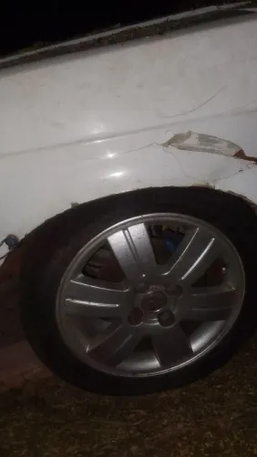 Troco por rodas de ferro mais um vale na volta  rodas aro 15 do Corolla 