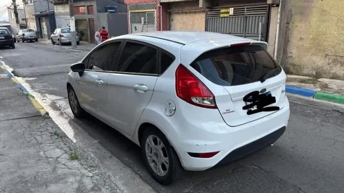 Ford Fiesta 1.6 16V Flex Aut. 5P 2014