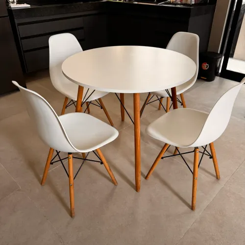 Mesa palito com 4 cadeiras
