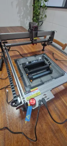 Gravadora a laser M10 Mecolor completa, sem uso, novinha, com colmeia e eixo rotativo