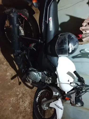 Vendo moto de leilão 
